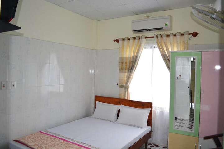 Room 16 of 49
