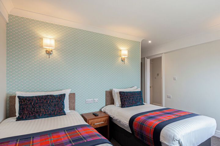 Room 70 of 193