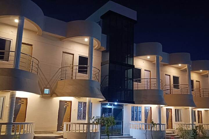 Hotel 8 of 12