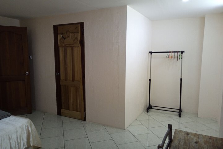 Room 6 of 83