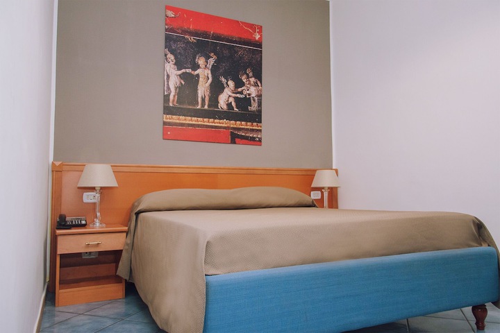 Room 13 of 79