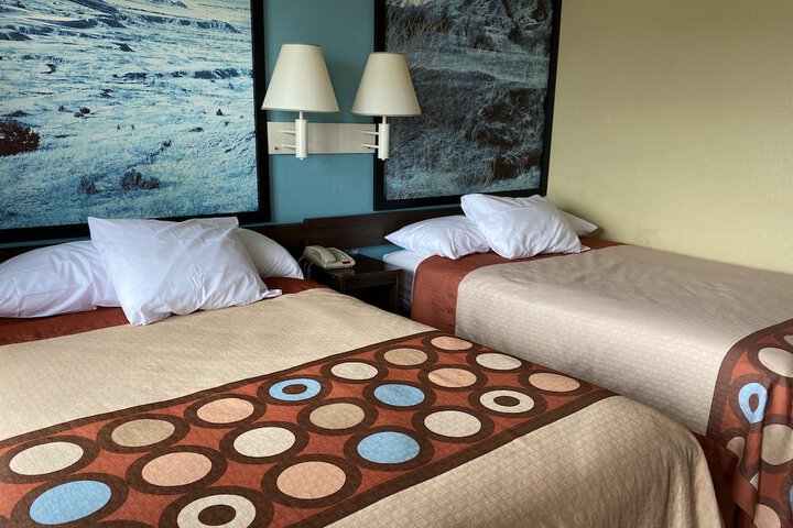2 Double Beds (1 of 7)
