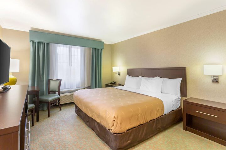 Room 9 of 34