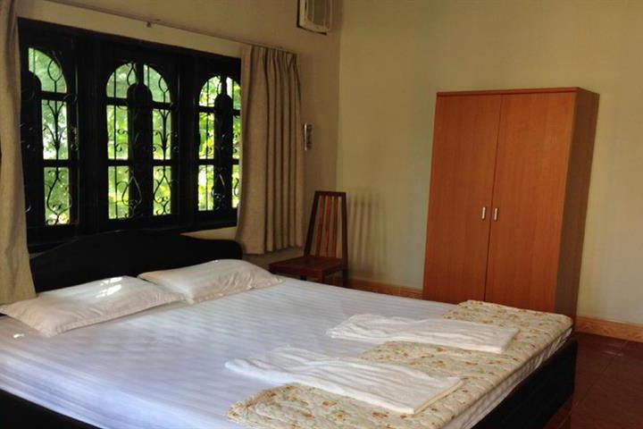 LA GONDOLA VIENTIANE