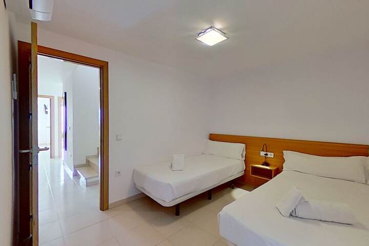 Room 27 of 89