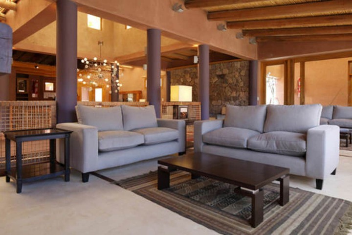 Entrance & Lobby
