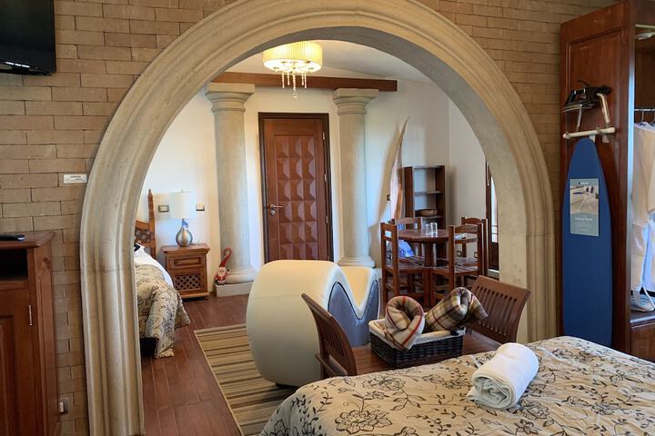 Hotel 3 of 230