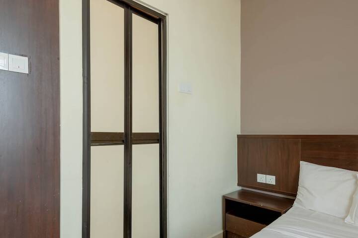 Room 12 of 35