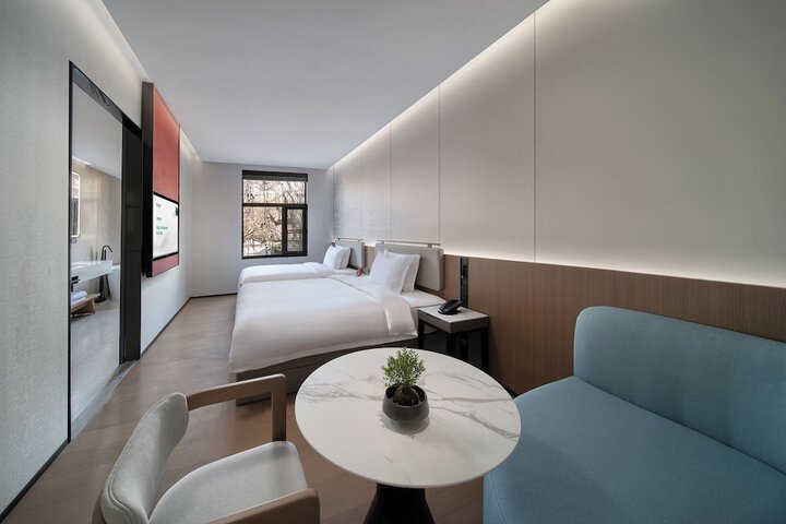 Hotel Suite Photo