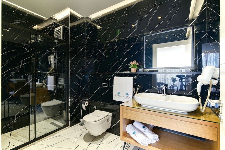 Clean Restrooms