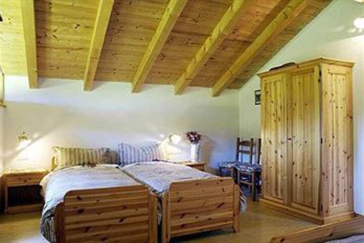 Room 5 of 35