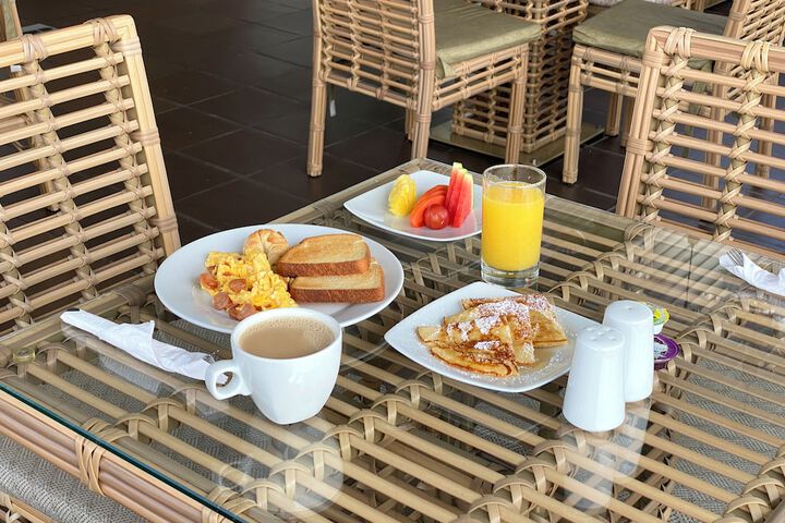 Breakfast/Coffee Service 72 of 81