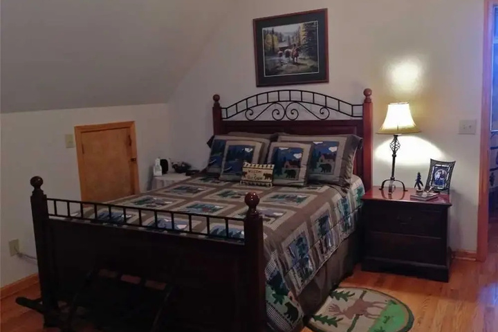 Room 4 of 20
