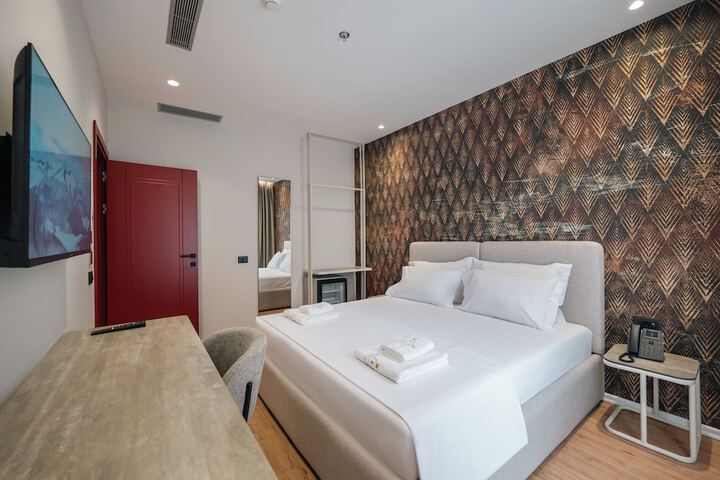 Room 34 of 86