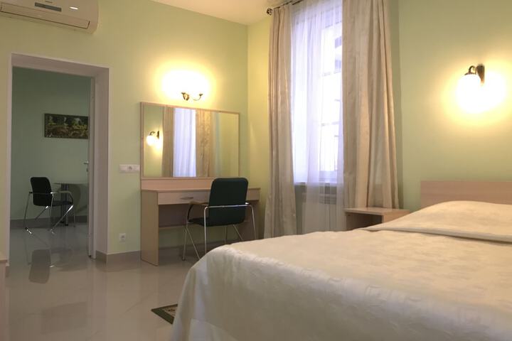 Room 9 of 20