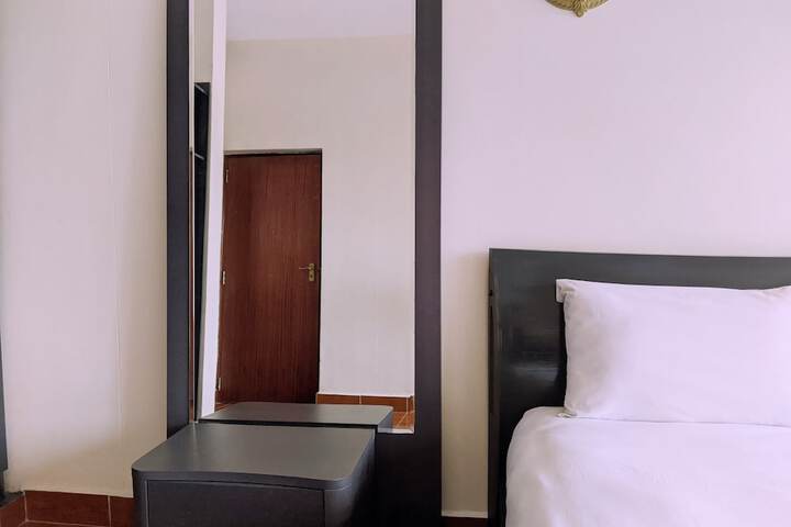 Room 6 of 71