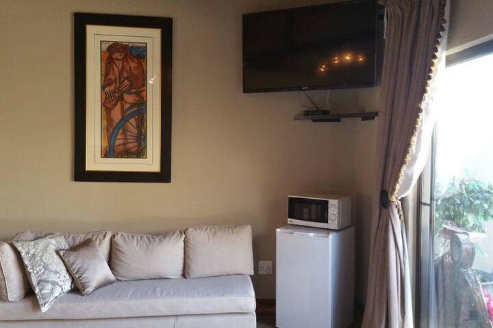 Room 13 of 37