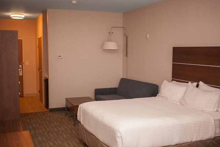 Room 8 of 43