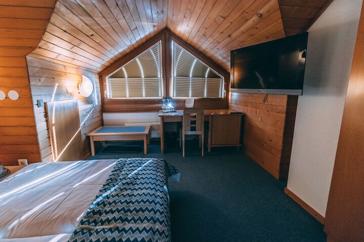 Room 25 of 58