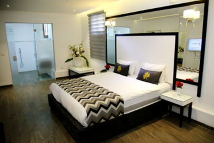 Room 16 of 46