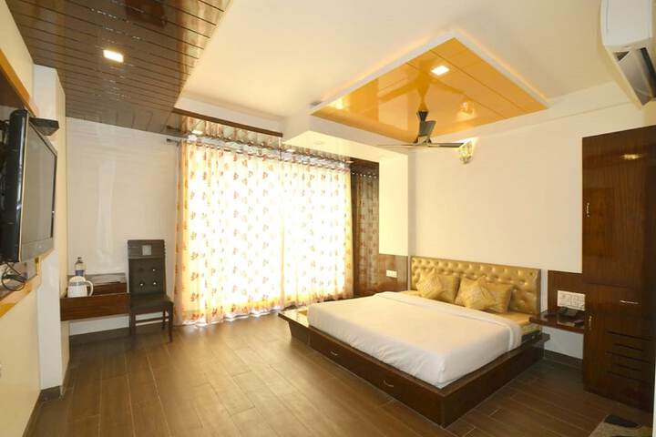 Room 5 of 39