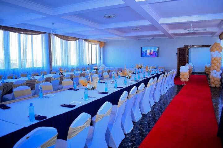 Ballroom/Hall 43 of 55