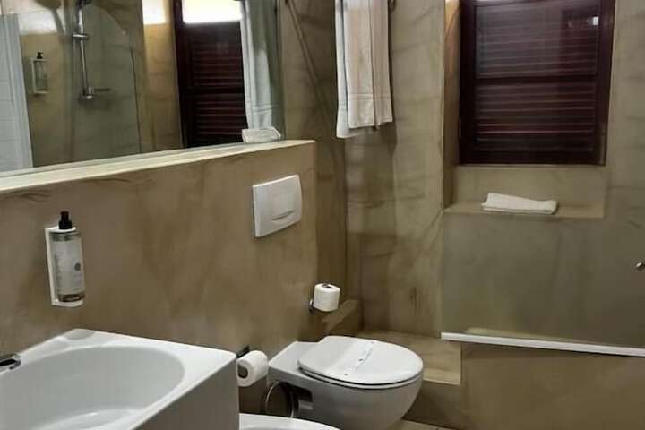 Room 18 of 39