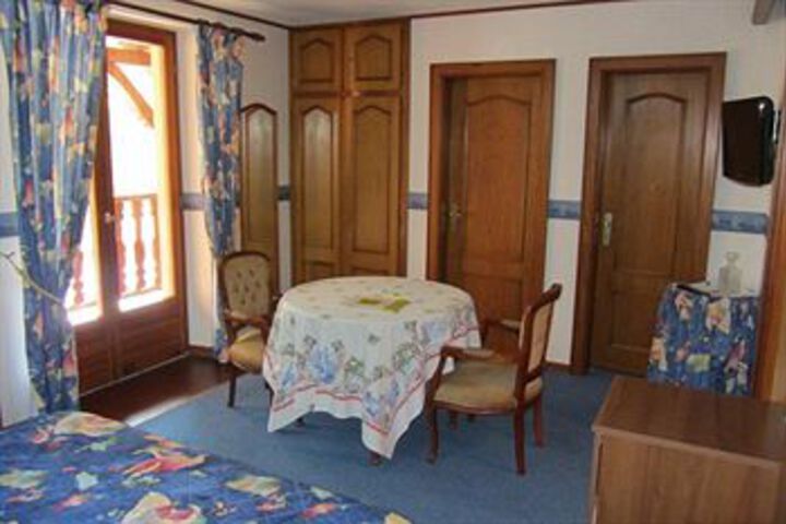 Room 52 of 68