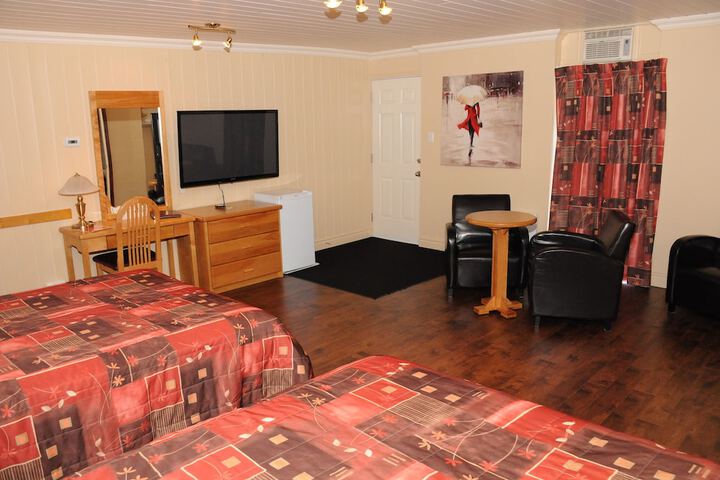 Room 6 of 33
