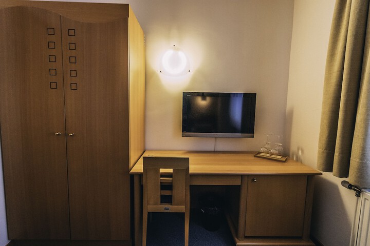 Room 20 of 58
