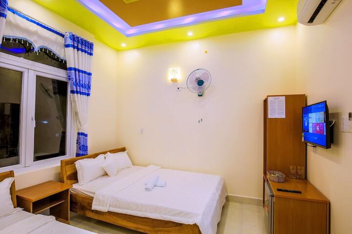 Room 8 of 19