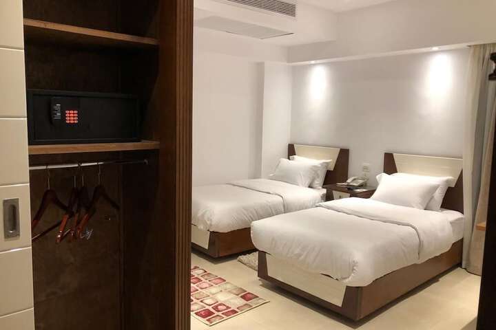 Room 21 of 43