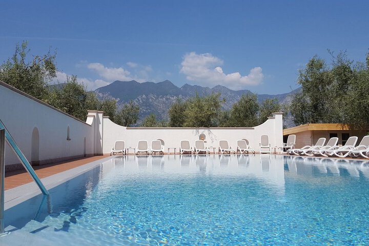 Hotel Pool