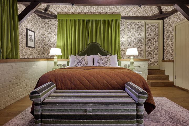 Room 28 of 129