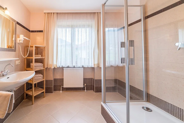 Room 7 of 23