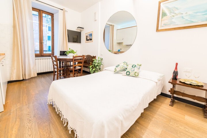 Room 8 of 65