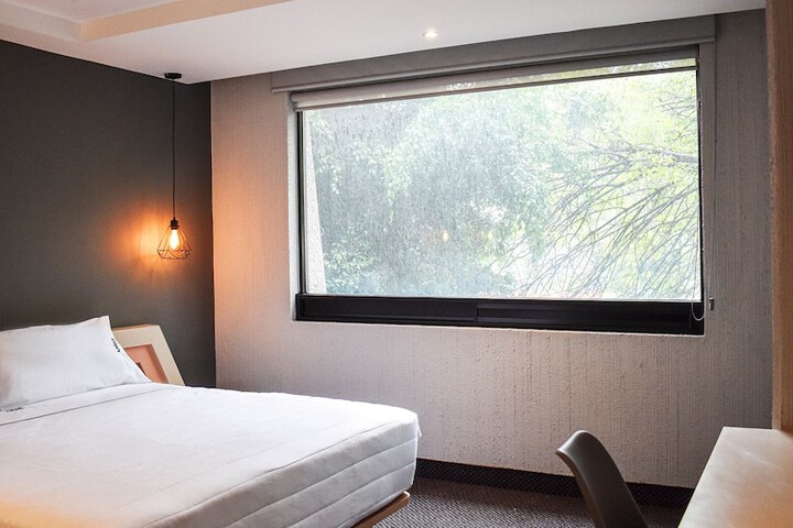 Room 4 of 39
