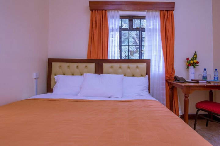 Room 8 of 23