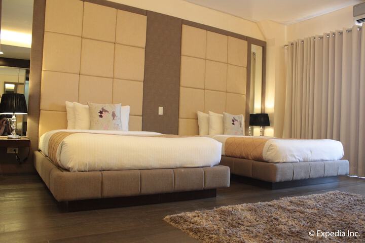 Room 14 of 49