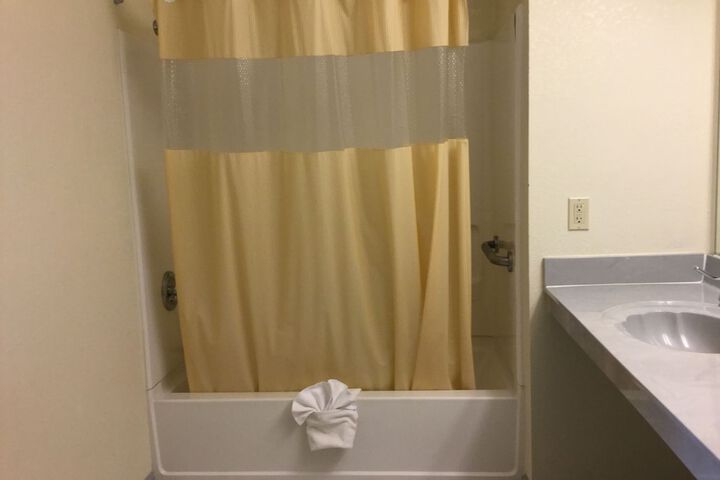 1 King Bed Accessible (8 of 12)