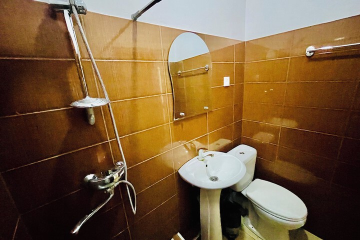 Room 130 of 146