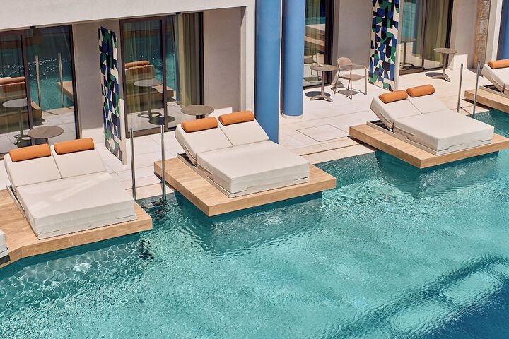 Pool 93 of 182
