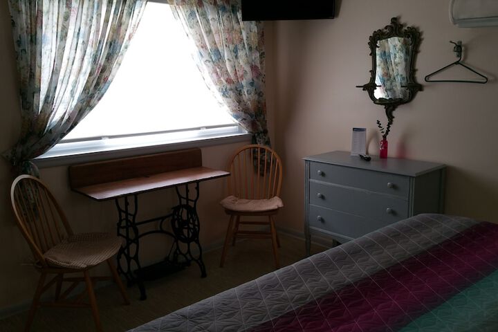 Room 5 of 24