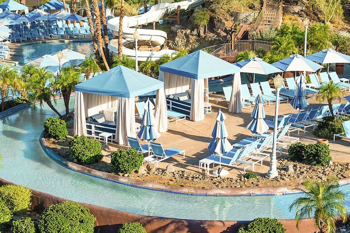 Hotel with Pool