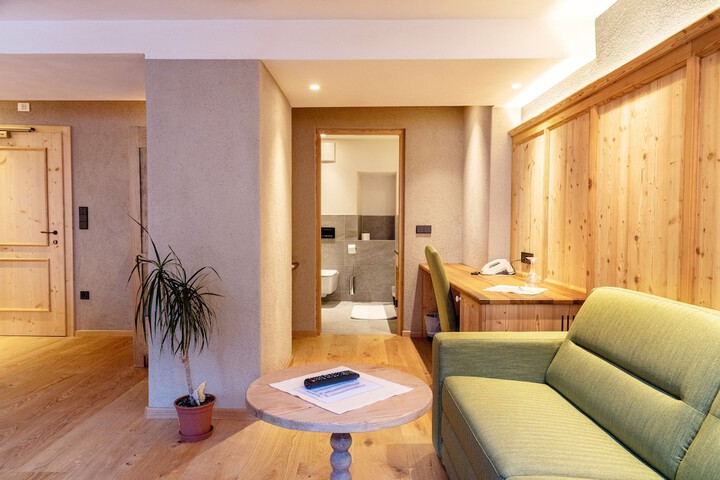 Room 4 of 53