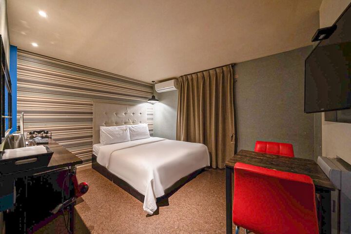 Room 31 of 32