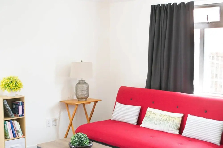 Room 2 of 9