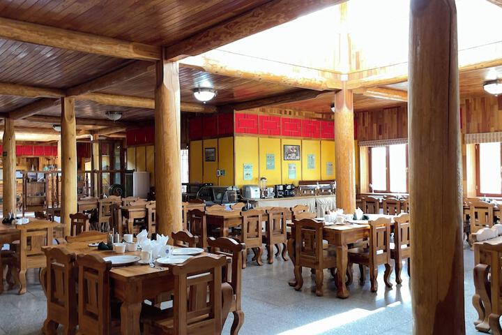 Dining 18 of 26