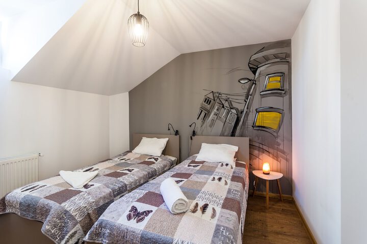 Room 2 of 24