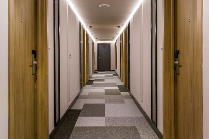 Handrails in hallways